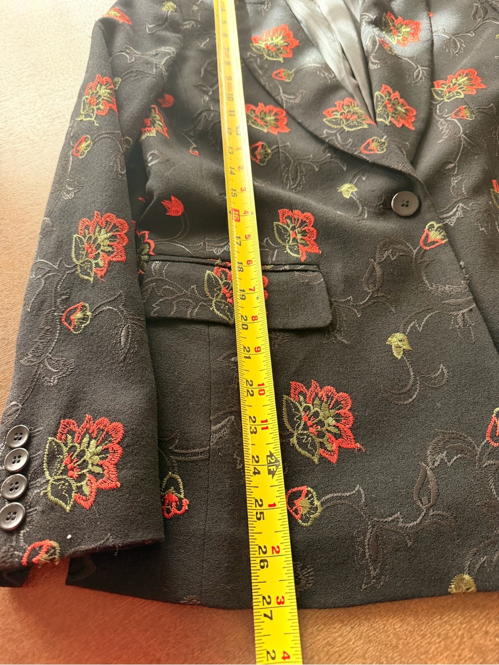 Vintage 90s Oscar by Oscar de la Renta Black Wool Embroidered Floral Blazer 6 - Picture 14 of 16